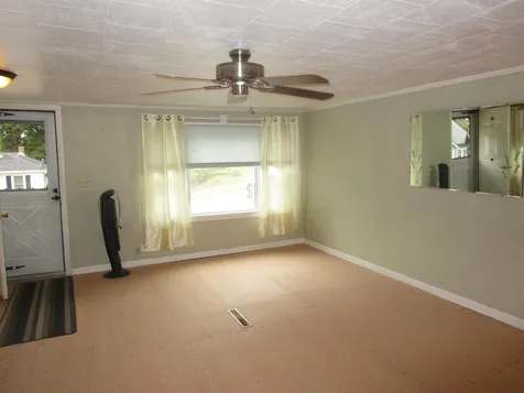 21 Carver Street Laconia NH 03246
