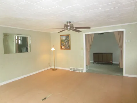 21 Carver Street Laconia NH 03246