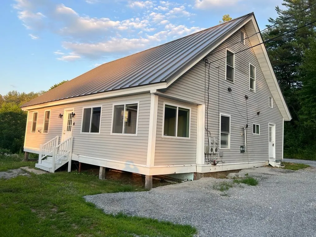 6 Pike Street Henniker NH 03242
