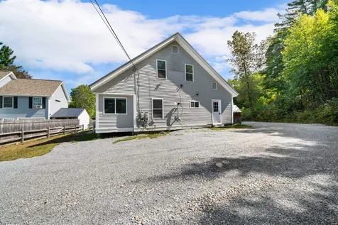 6 Pike Street Henniker NH 03242