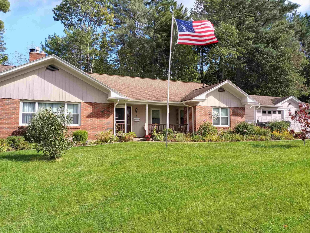 8 Hillstead Road Claremont NH 03743