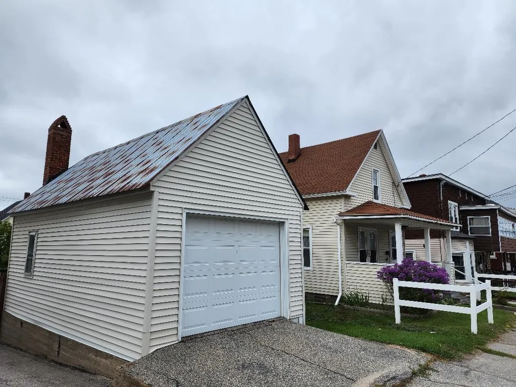 579 Burgess Street Berlin NH 03570