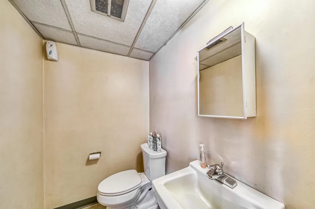 2-4 N Main Street Newport NH 03773