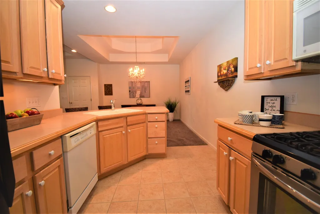 6 Lantern Lane Kingston NH 03848