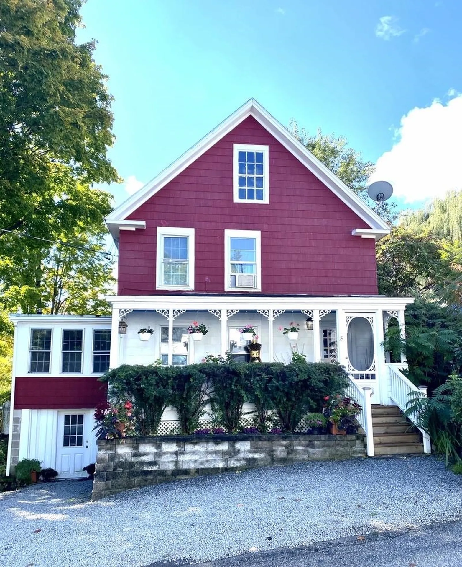 15 Jackson Street Hillsborough NH 03244