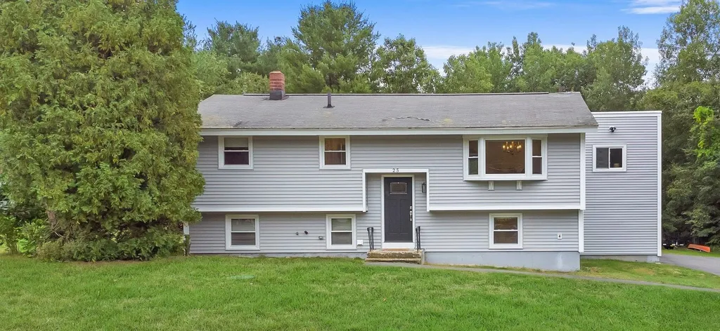 25 Mount Vernon Drive Pelham NH 03076
