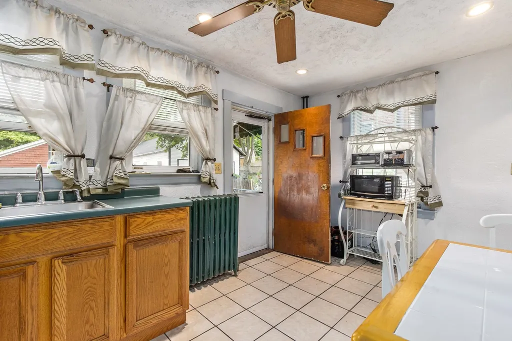 205 207 Raleigh Way Portsmouth NH 03801