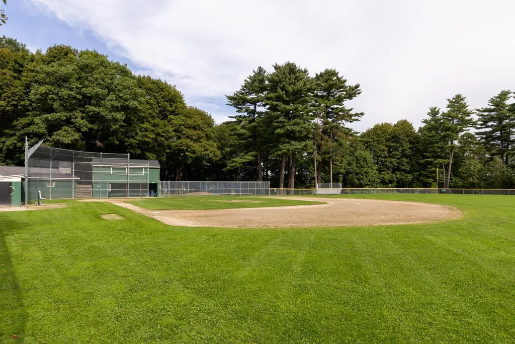 205 207 Raleigh Way Portsmouth NH 03801