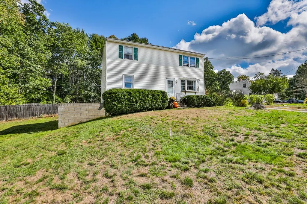 19 Madison Drive Hudson NH 03051