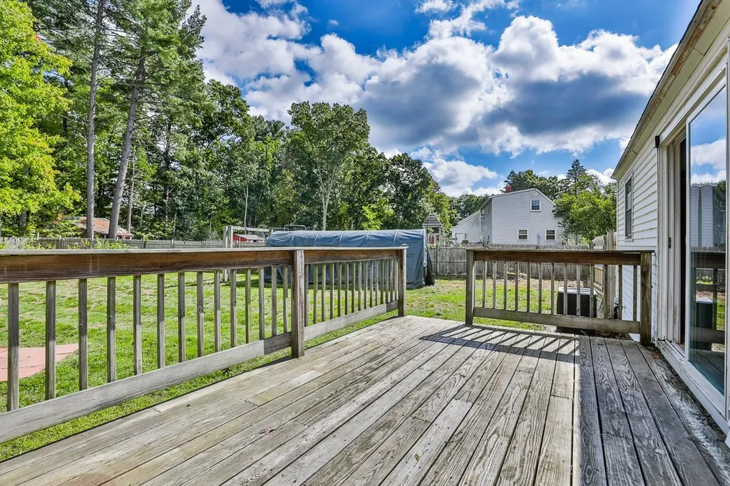 19 Madison Drive Hudson NH 03051