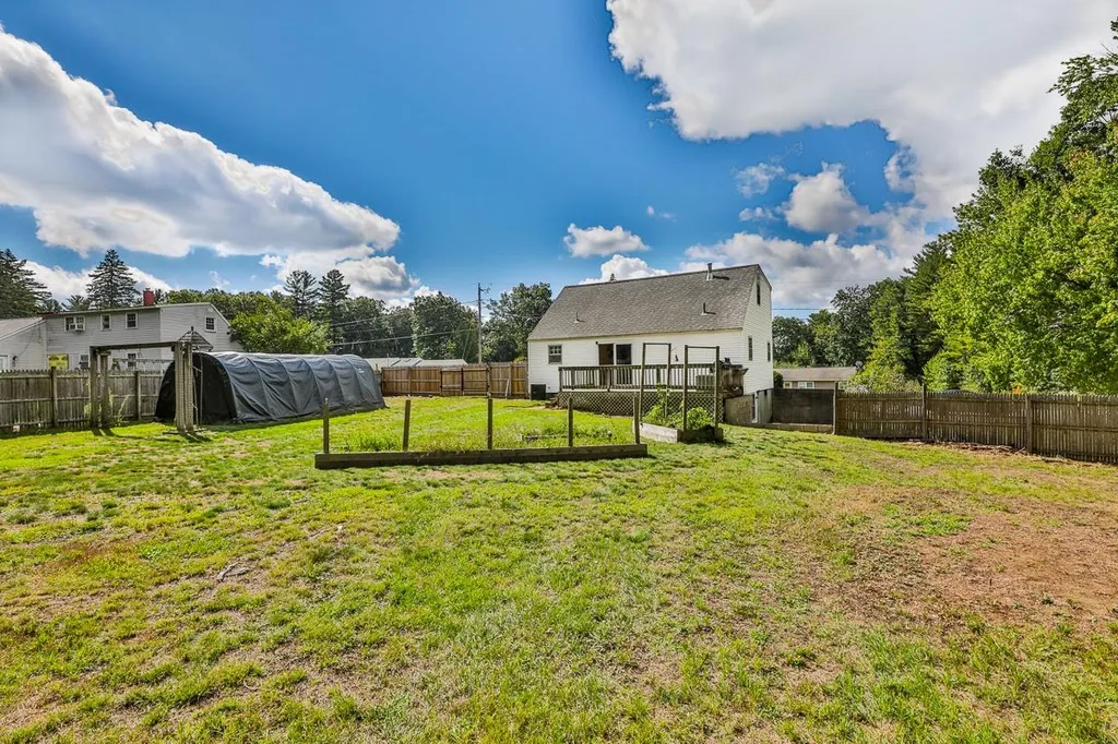 19 Madison Drive Hudson NH 03051