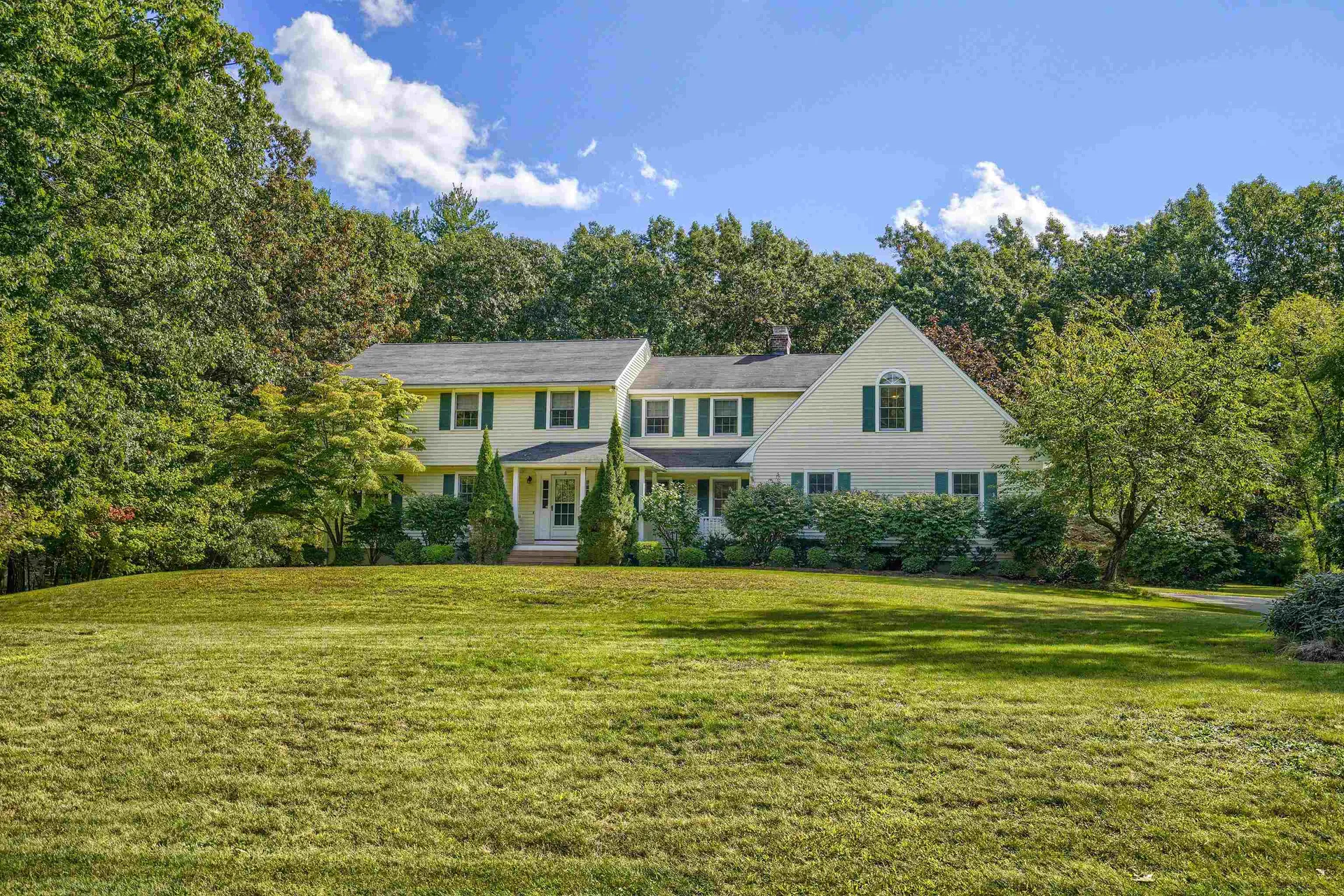 8 Diamond Drive Derry NH 03038