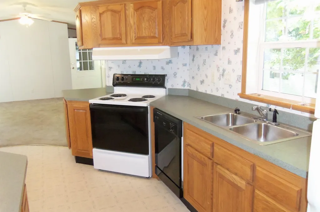 59 Colonial Village Somersworth NH 03878