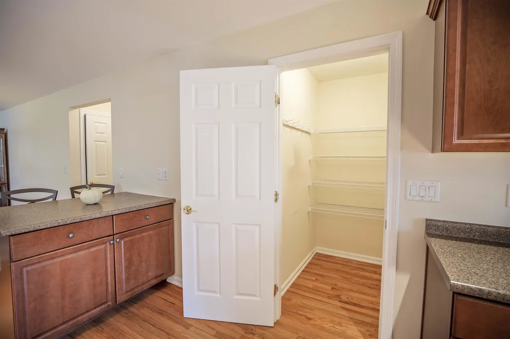 8b Taunton Lane Hudson NH 03051