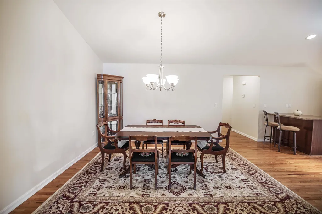 8b Taunton Lane Hudson NH 03051