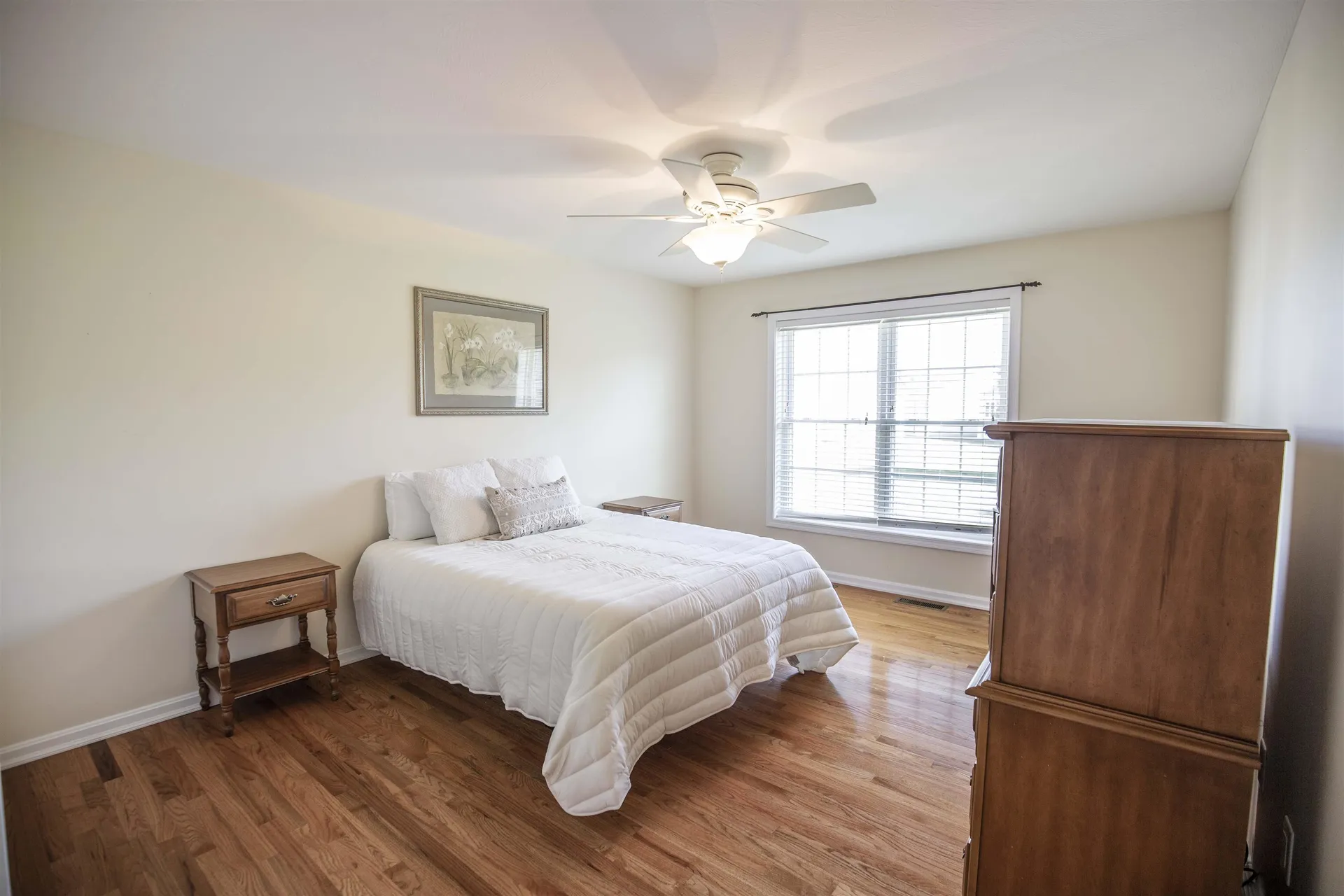 8b Taunton Lane Hudson NH 03051