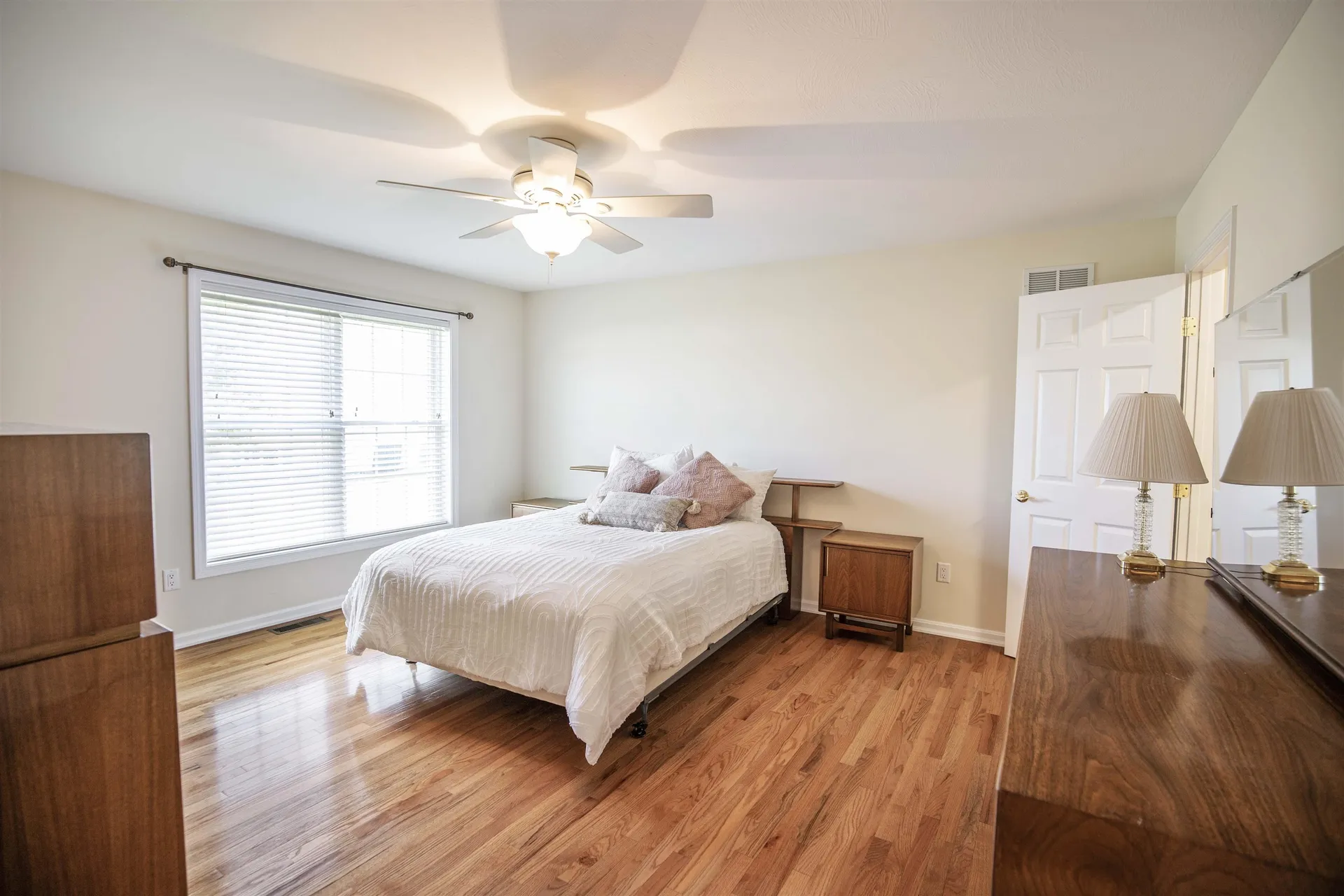 8b Taunton Lane Hudson NH 03051