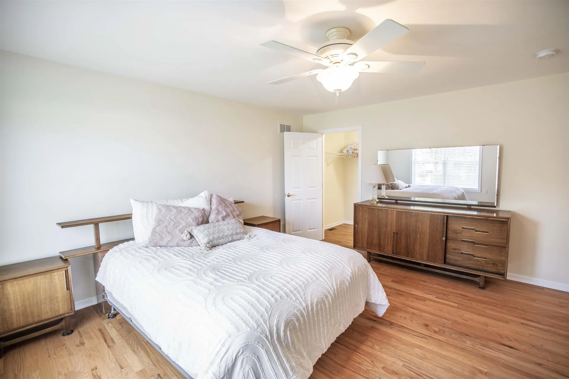 8b Taunton Lane Hudson NH 03051