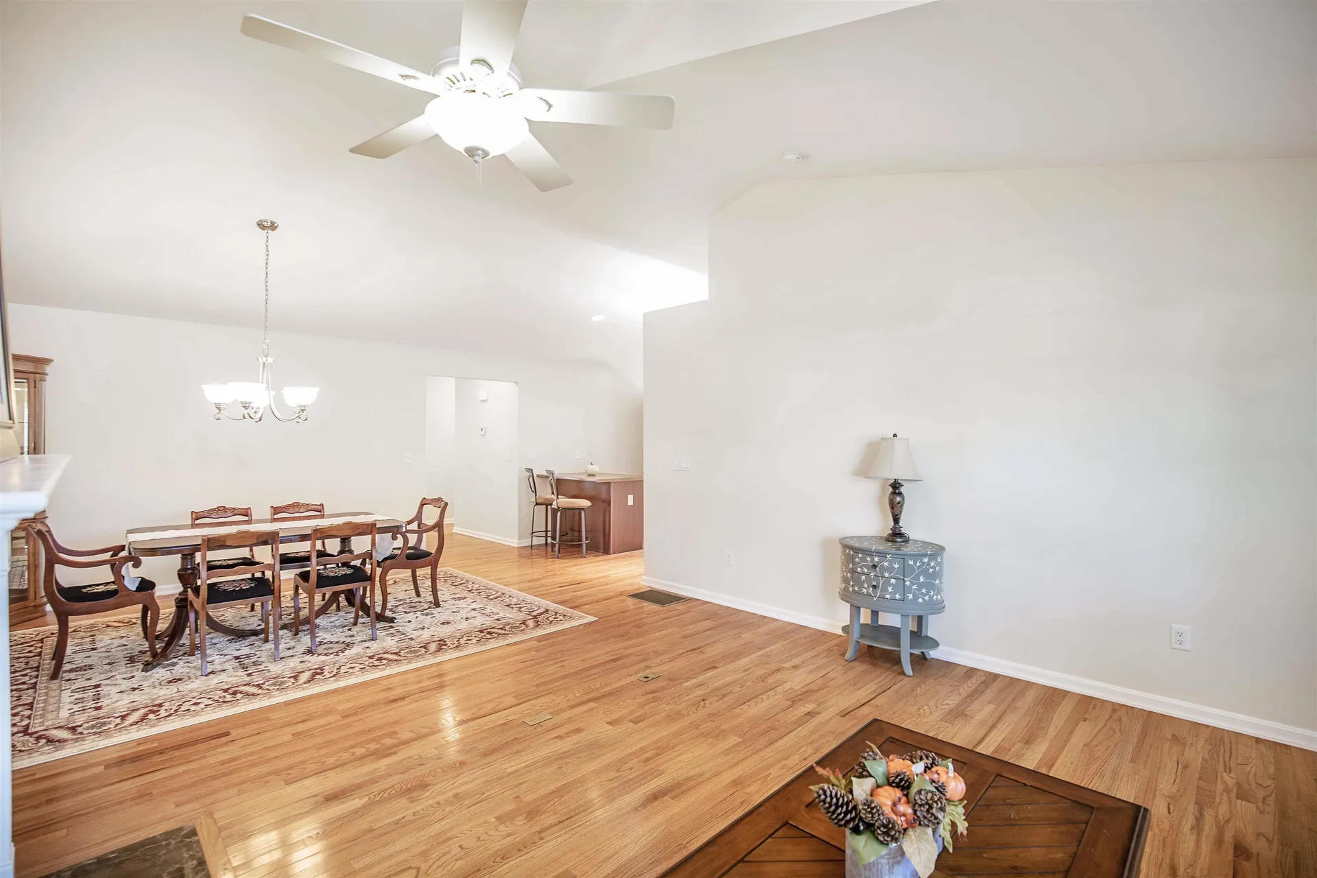 8b Taunton Lane Hudson NH 03051