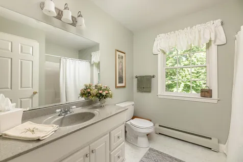 17 Greenleaf Drive Wolfeboro NH 03894