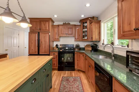 17 Greenleaf Drive Wolfeboro NH 03894