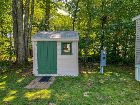 115 Colonial Village Somersworth NH 03878