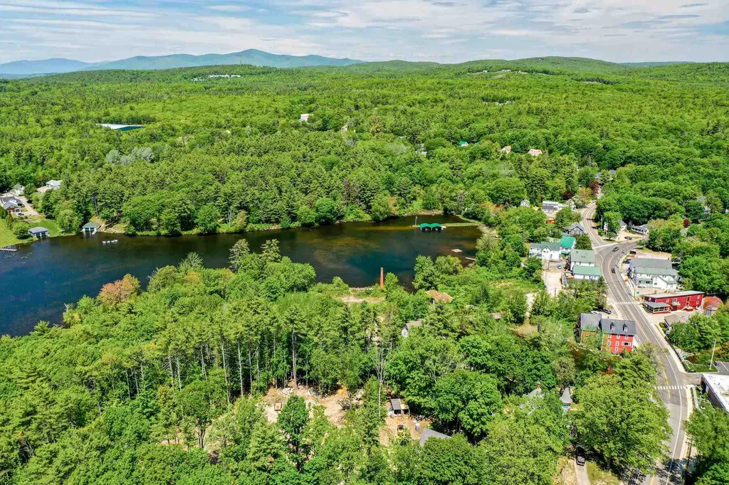 17 Willow Street Wolfeboro NH 03894
