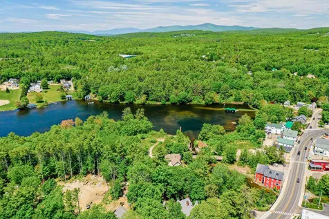 17 Willow Street Wolfeboro NH 03894