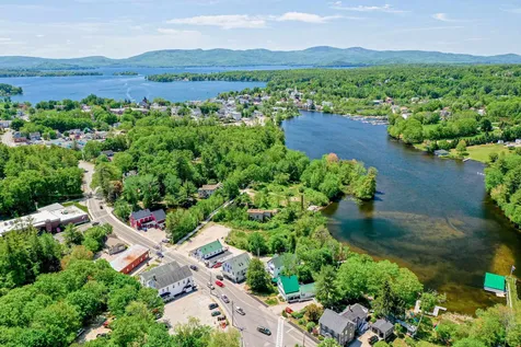 17 Willow Street Wolfeboro NH 03894