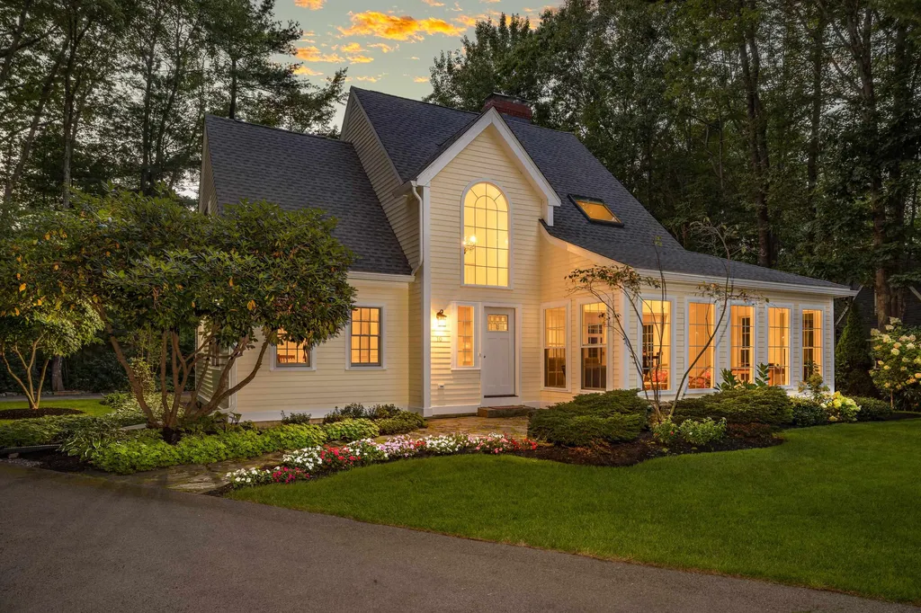 10 Hawthorne Lane York ME 03909