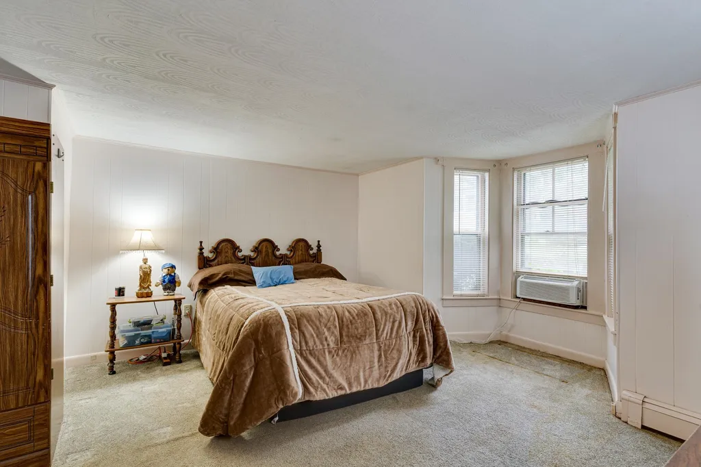 67 Oak Street Dover NH 03820