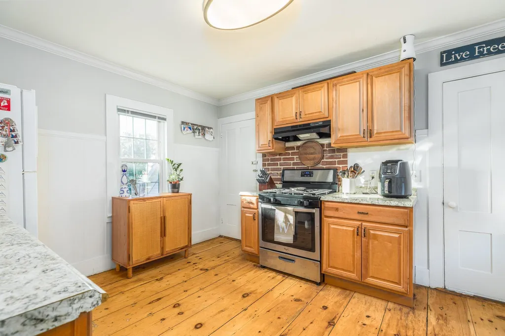 16 Cabot Street Portsmouth NH 03801
