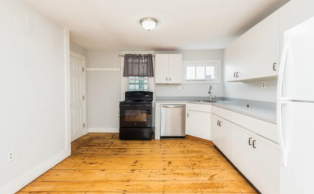 16 Cabot Street Portsmouth NH 03801