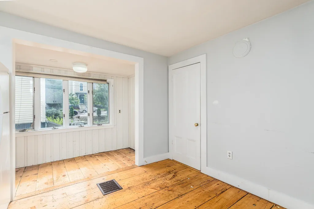 16 Cabot Street Portsmouth NH 03801