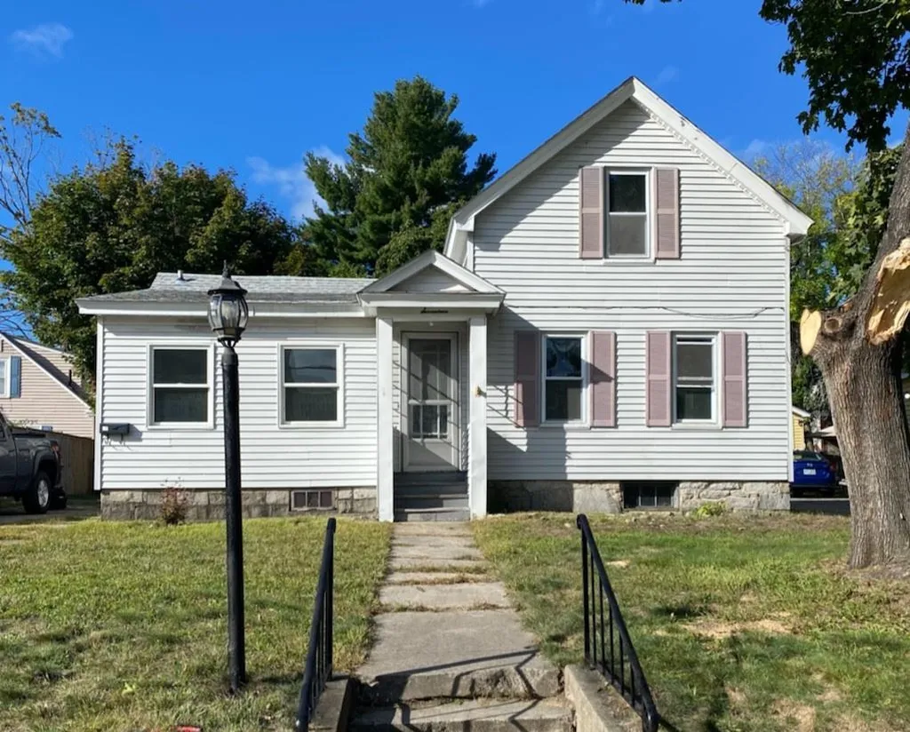 17 Sawyer Street Nashua NH 03060
