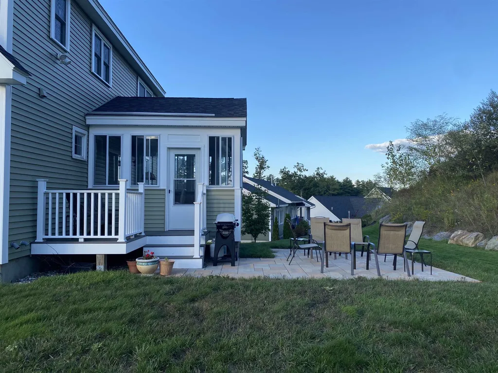 21 Calla Road Londonderry NH 03053