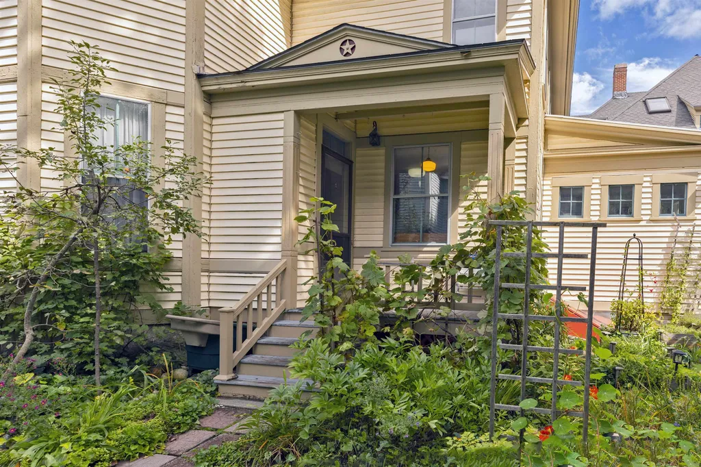 47 Green Street Lebanon NH 03766