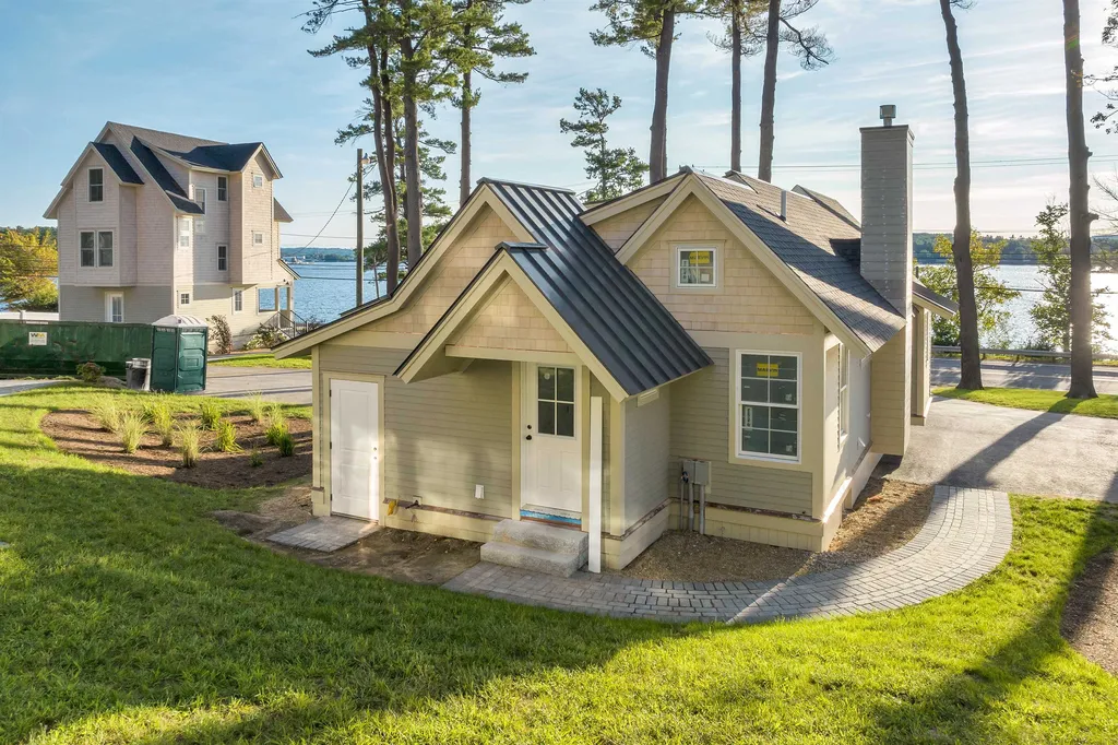 109 Weirs Boulevard Laconia NH 03246