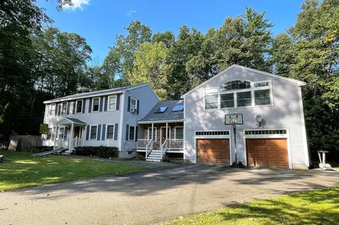 26 Lambs Way Danville NH 03819