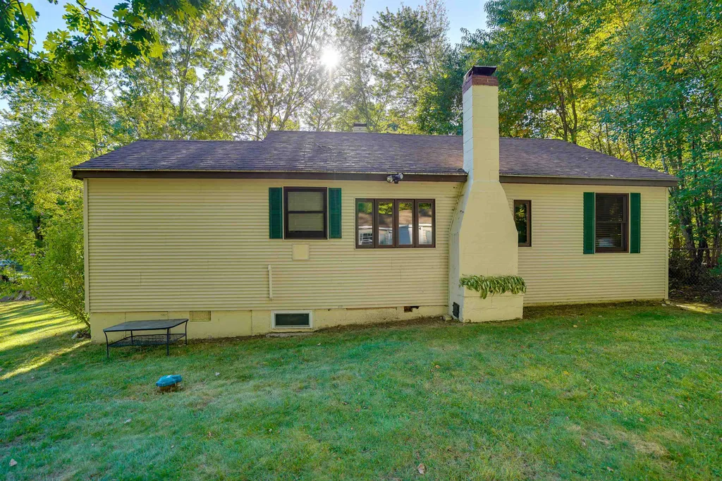 11 Grove Drive Hampstead NH 03841
