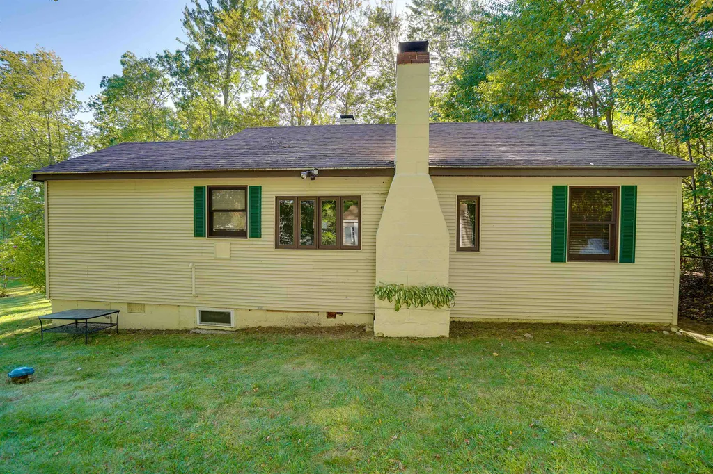 11 Grove Drive Hampstead NH 03841