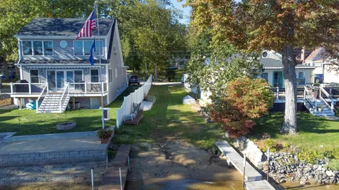11 Grove Drive Hampstead NH 03841