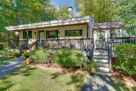 11 Grove Drive Hampstead NH 03841