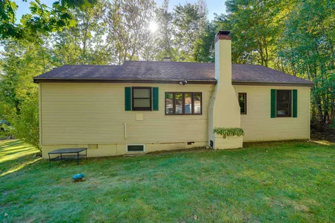 11 Grove Drive Hampstead NH 03841