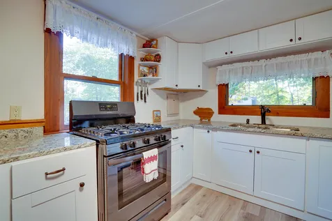 11 Grove Drive Hampstead NH 03841