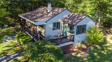 11 Grove Drive Hampstead NH 03841