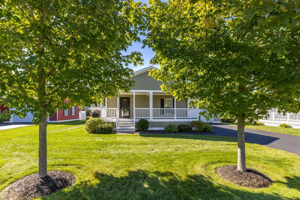 45 Greystone Way North Hampton NH 03862