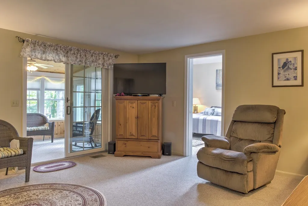 24d Stonehouse Lane Keene NH 03431