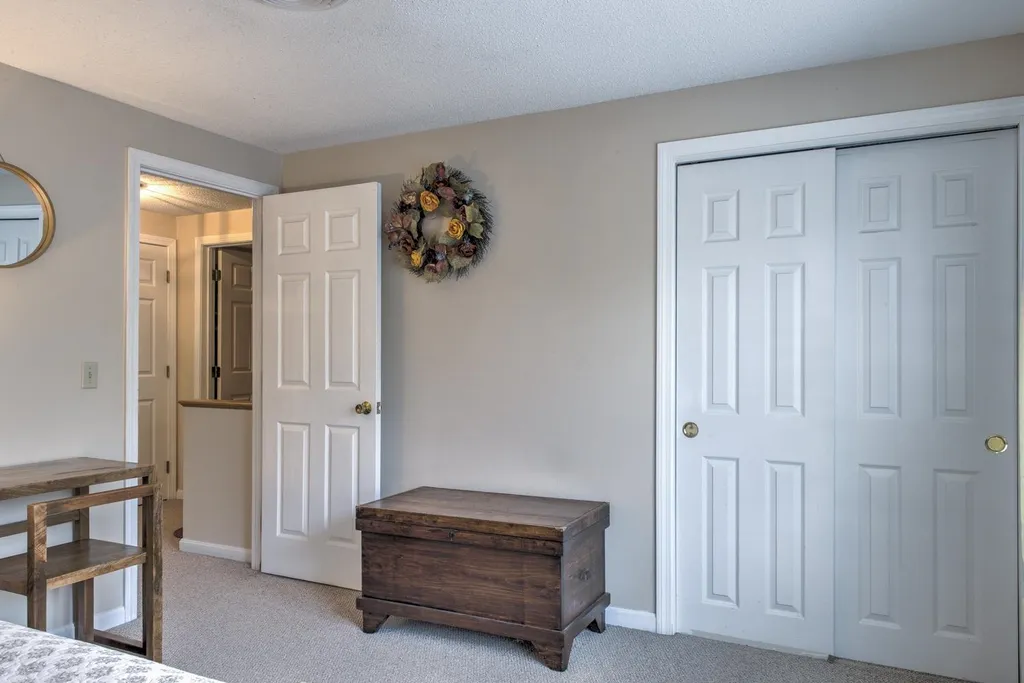 24d Stonehouse Lane Keene NH 03431
