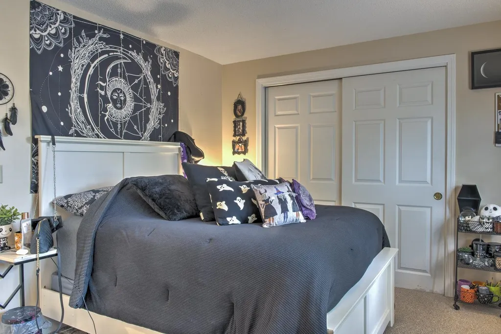 24d Stonehouse Lane Keene NH 03431